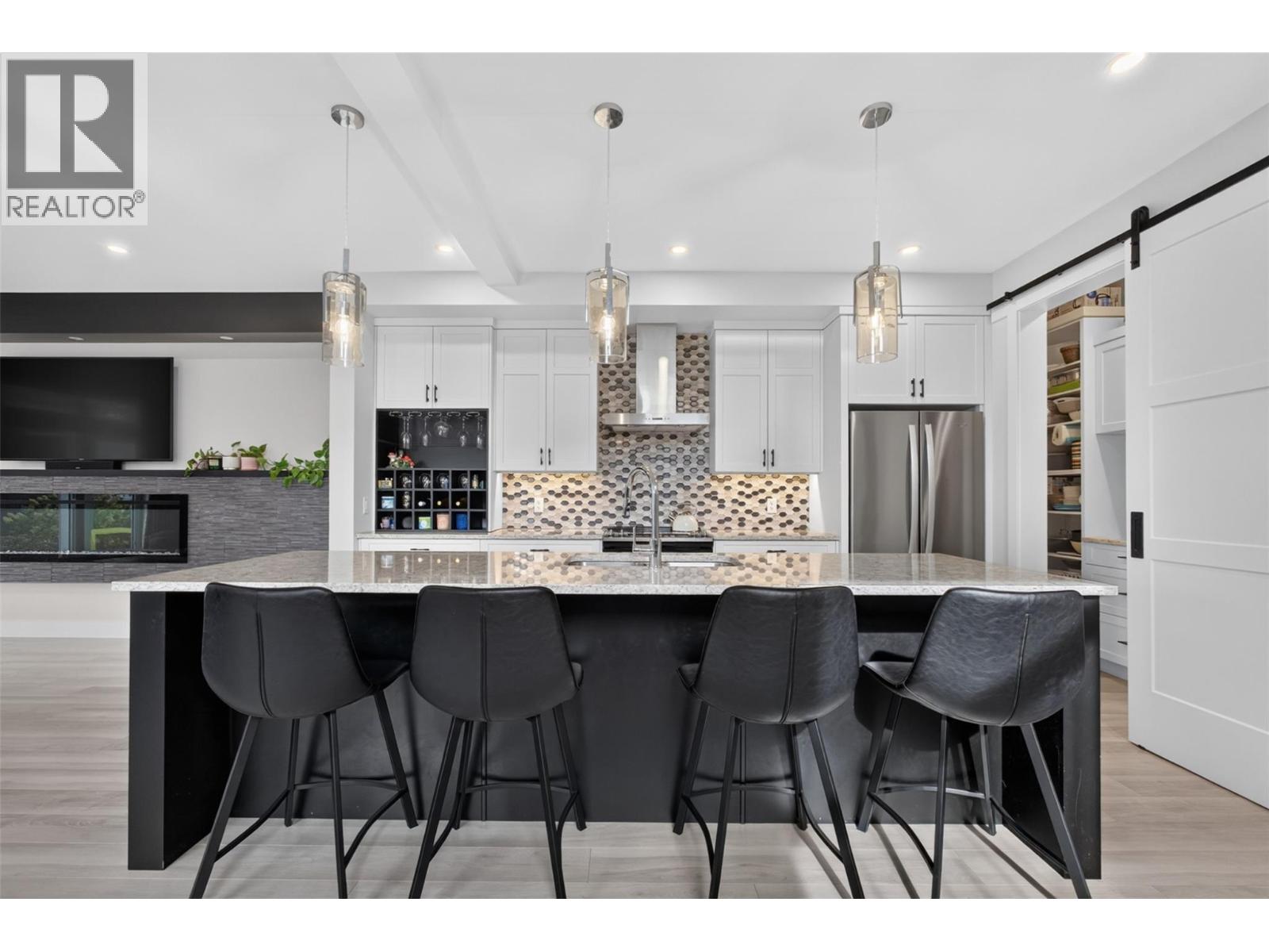 2400 Hawks Boulevard