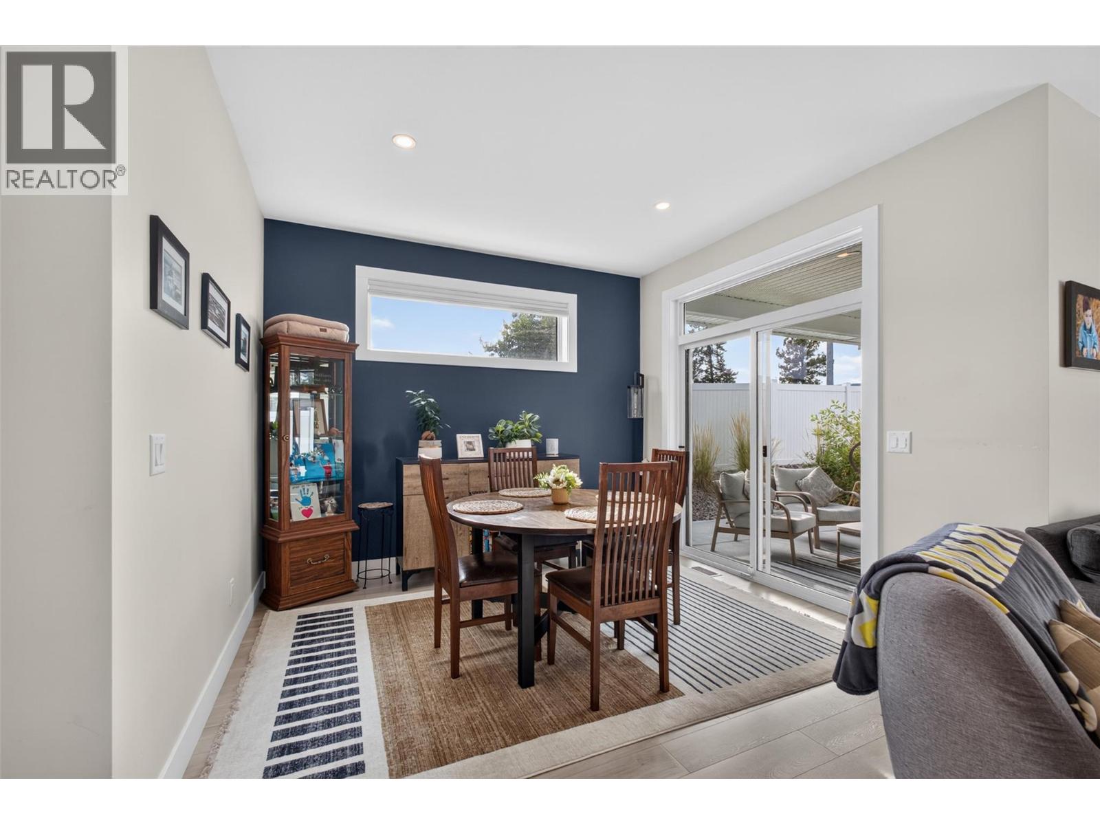 2400 Hawks Boulevard