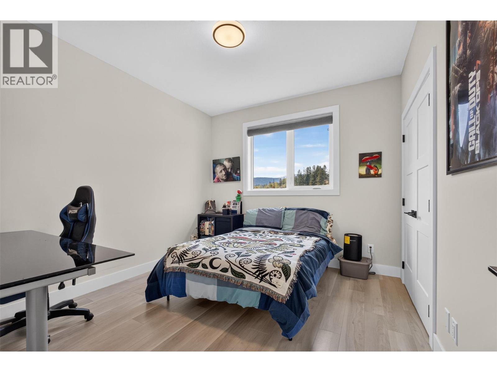 2400 Hawks Boulevard