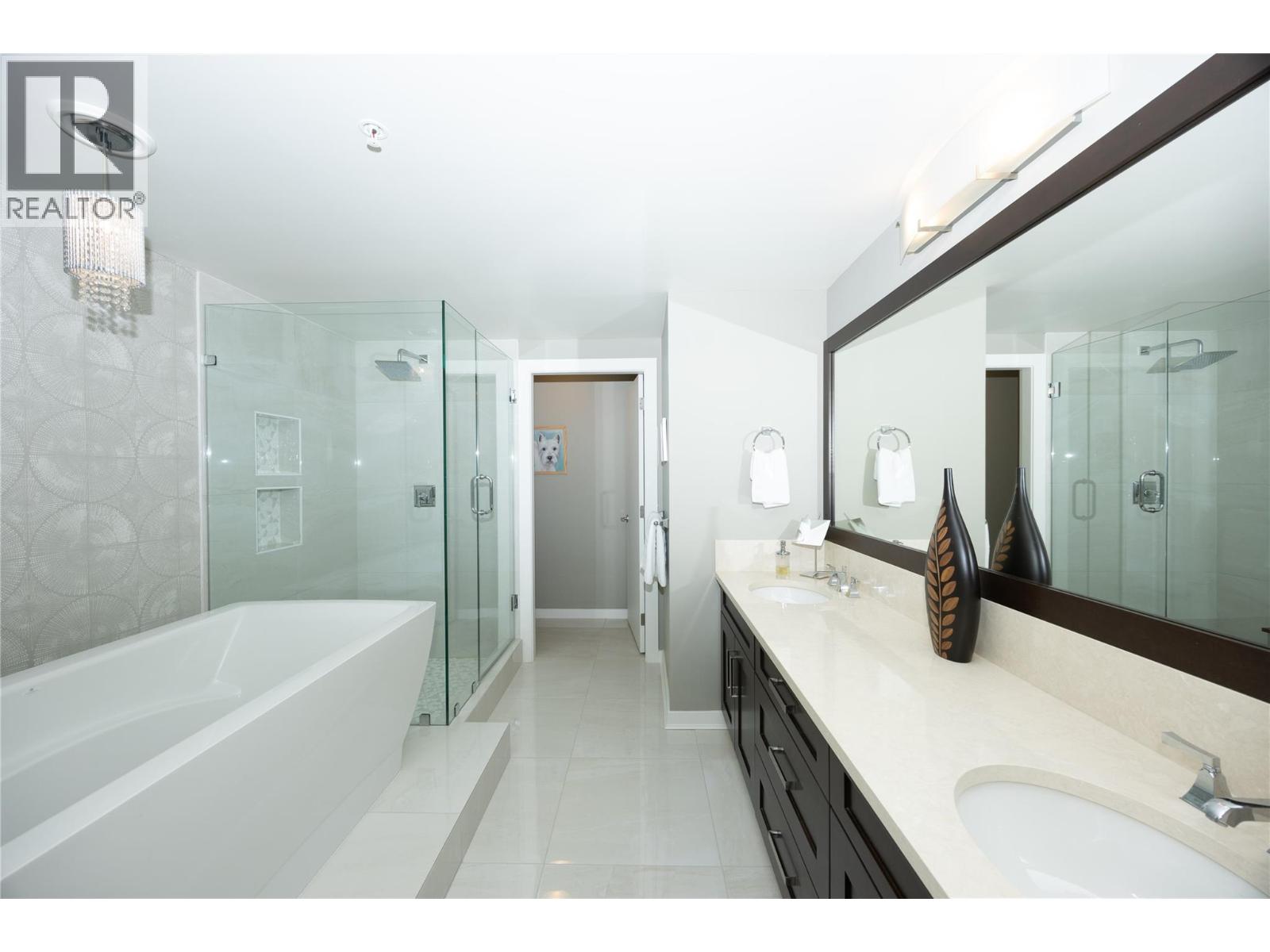 1075 Sunset Drive Unit# 2604