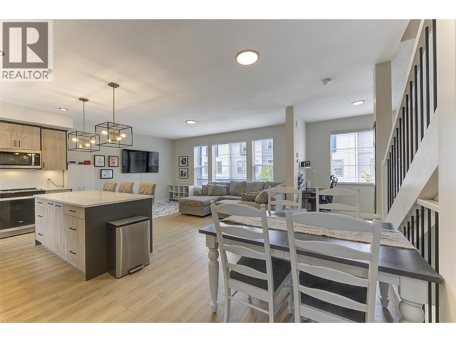 4025 Gellatly Road S Unit# 111