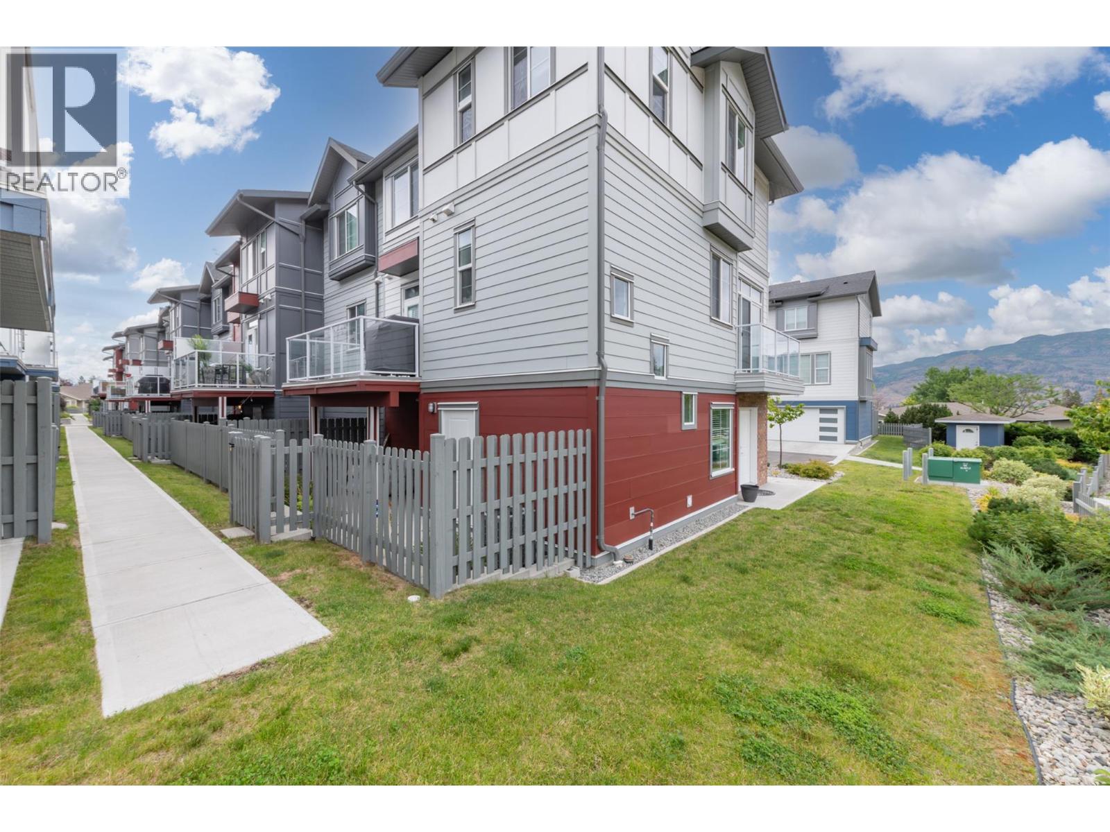 4025 Gellatly Road S Unit# 111