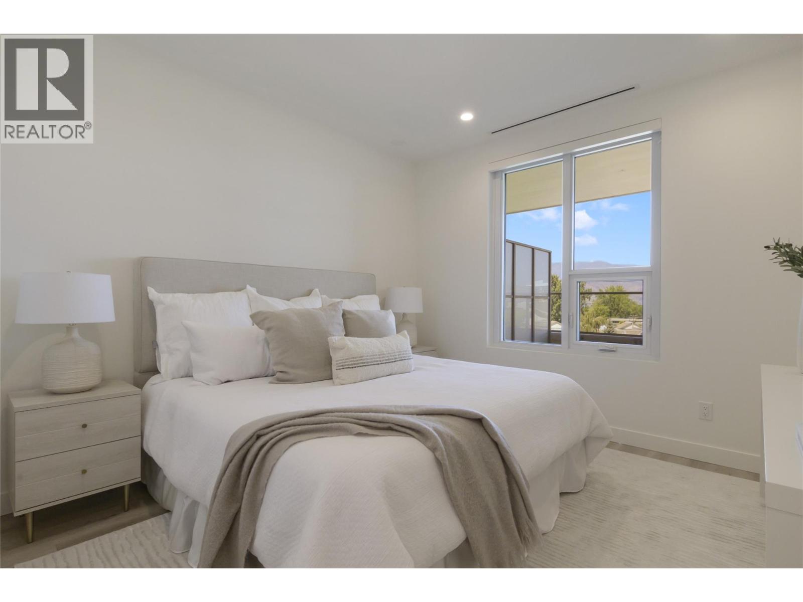 3300 Lakeshore Road Unit# 614