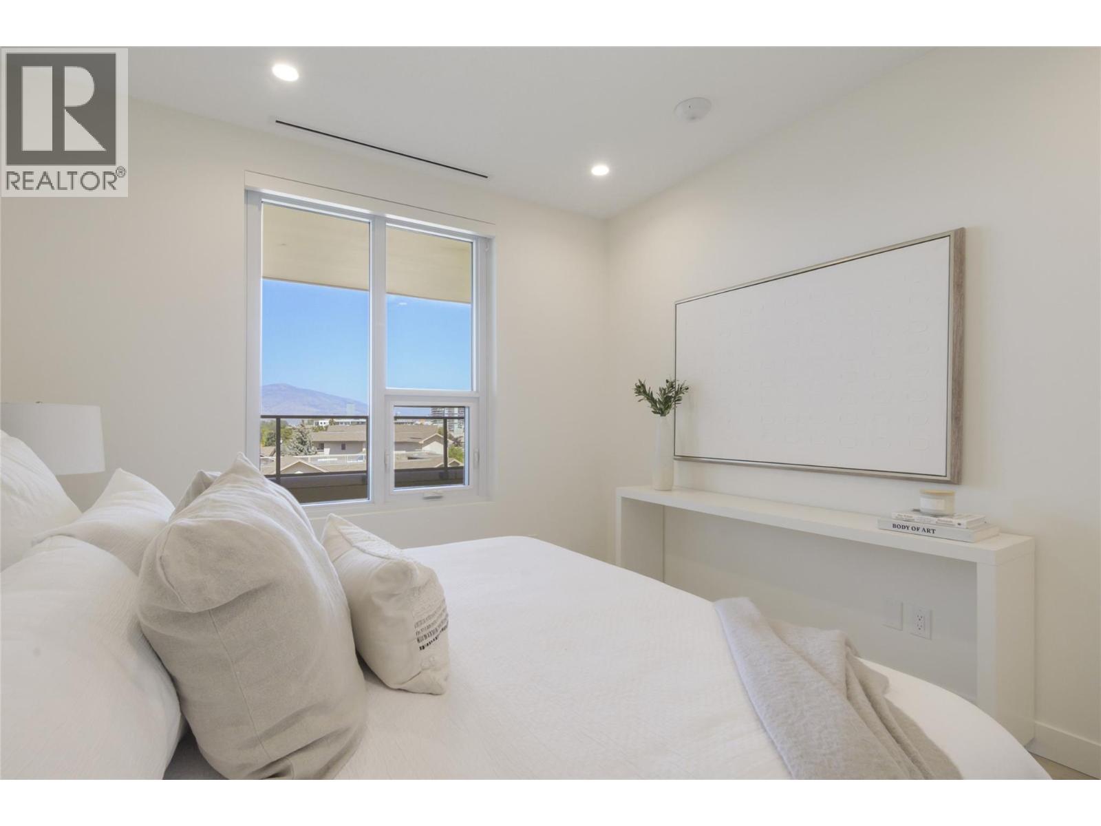 3300 Lakeshore Road Unit# 614
