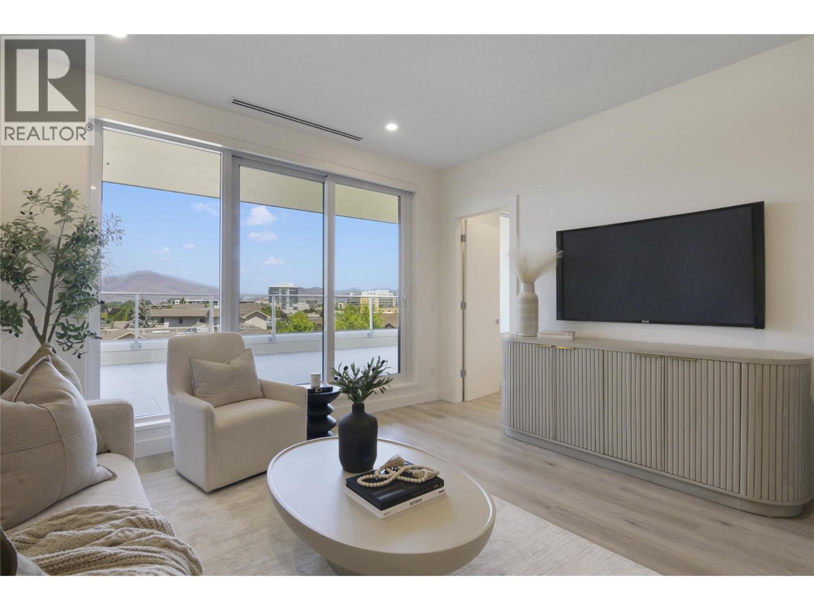 3300 Lakeshore Road Unit# 614