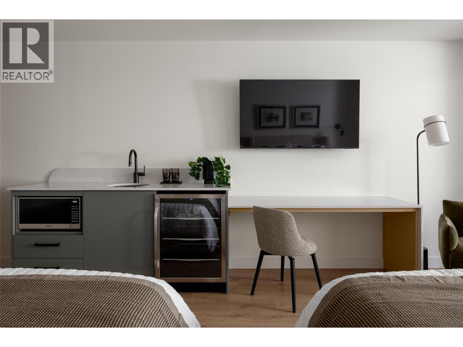 3300 Lakeshore Road Unit# 614