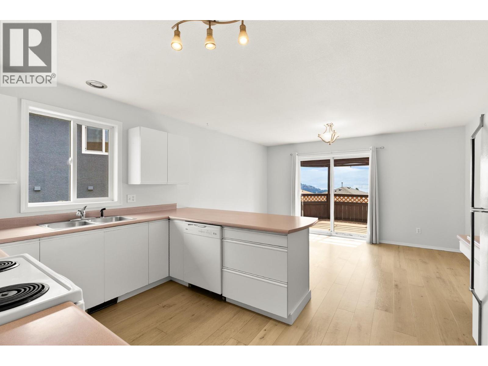 2440 Old Okanagan Highway Unit# 319