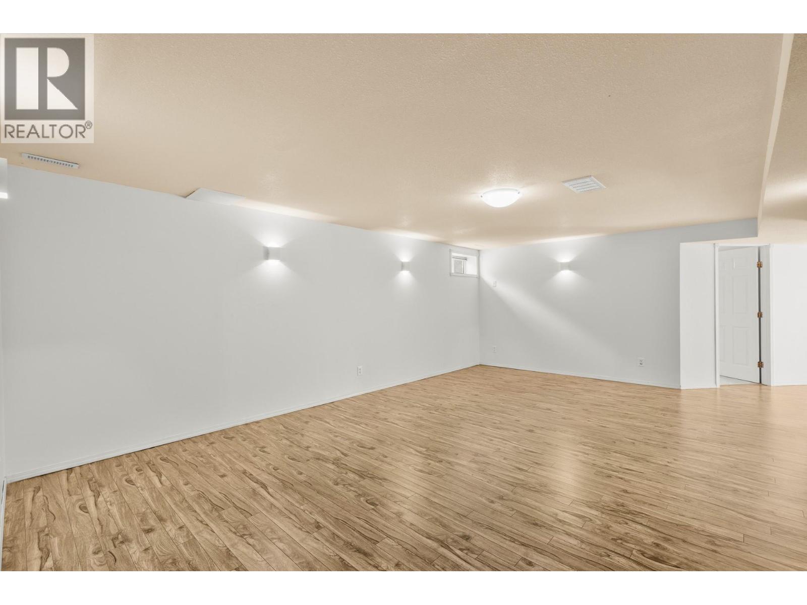 2440 Old Okanagan Highway Unit# 319