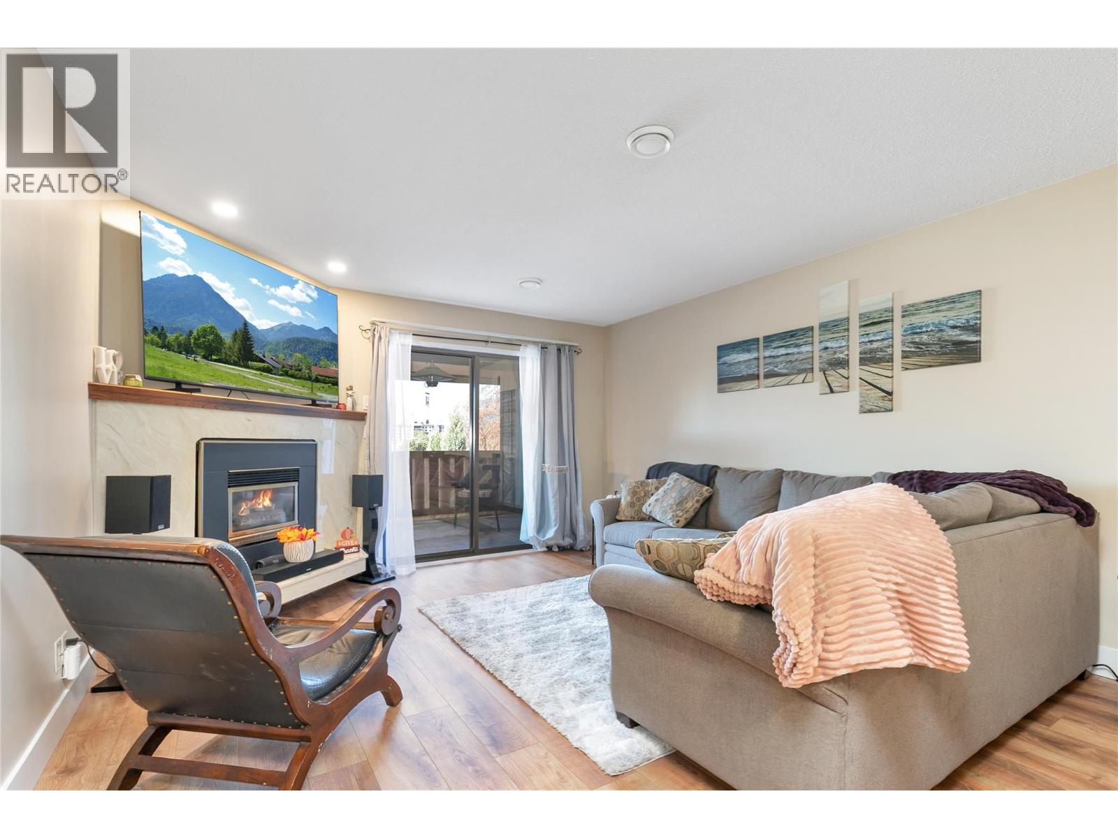 1660 Ufton Court Unit# 209
