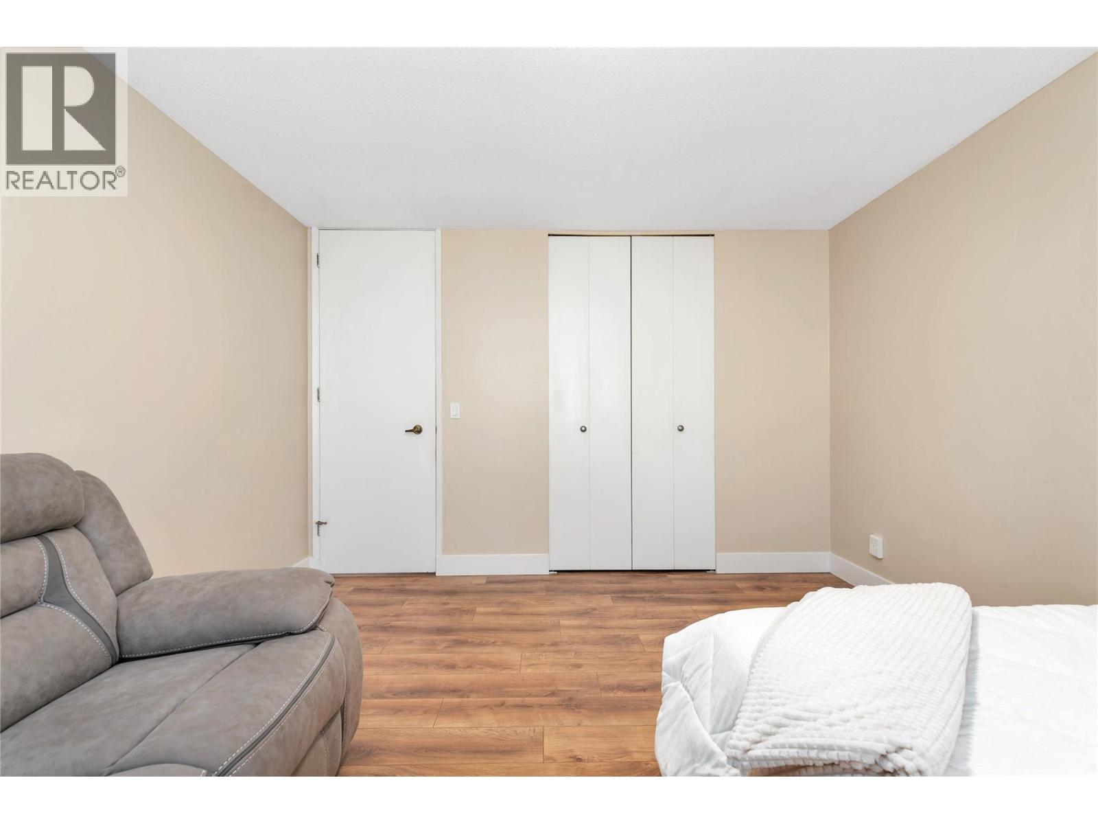 1660 Ufton Court Unit# 209