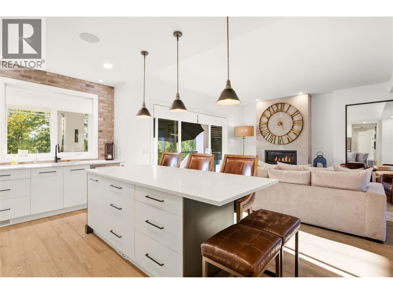 1675 Willow Crescent Unit# 3 Lot# 3