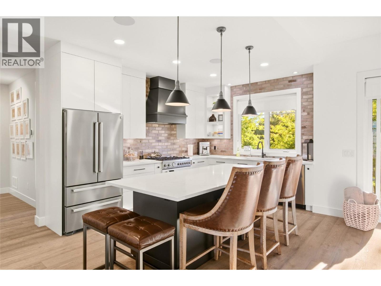 1675 Willow Crescent Unit# 3 Lot# 3