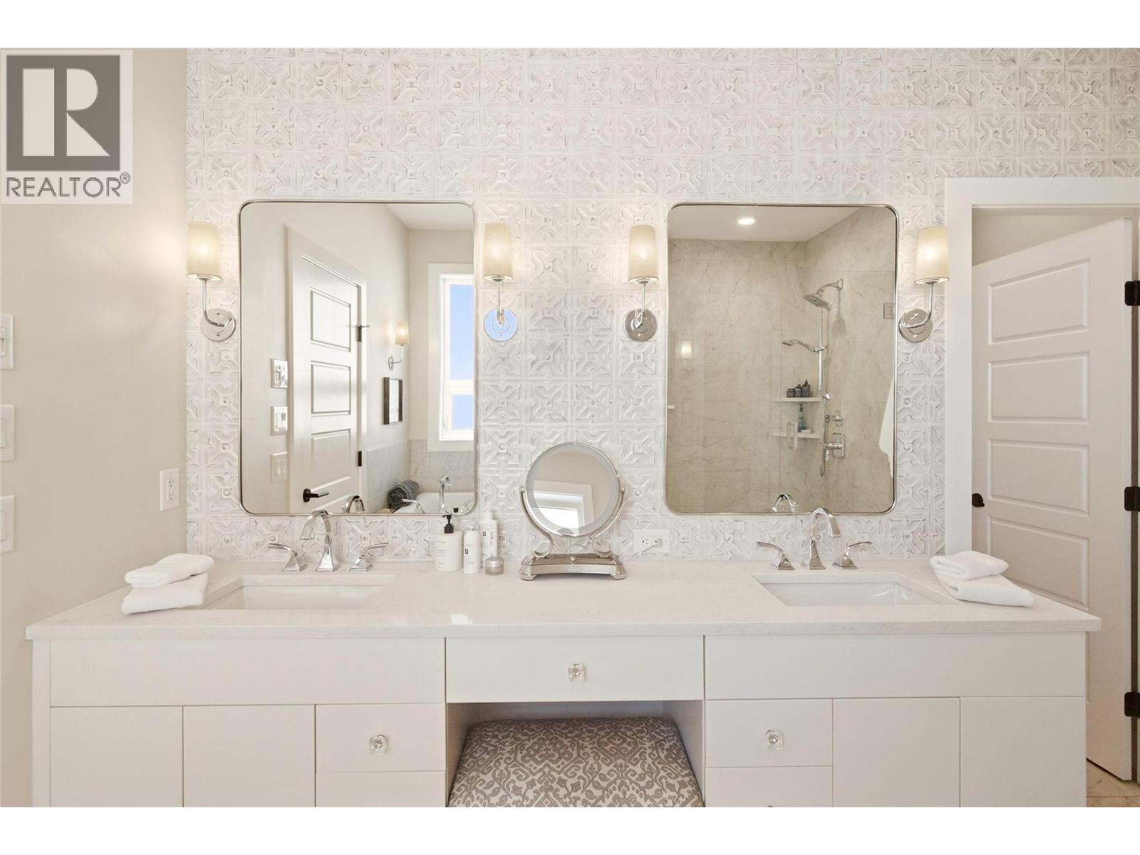 1675 Willow Crescent Unit# 3 Lot# 3