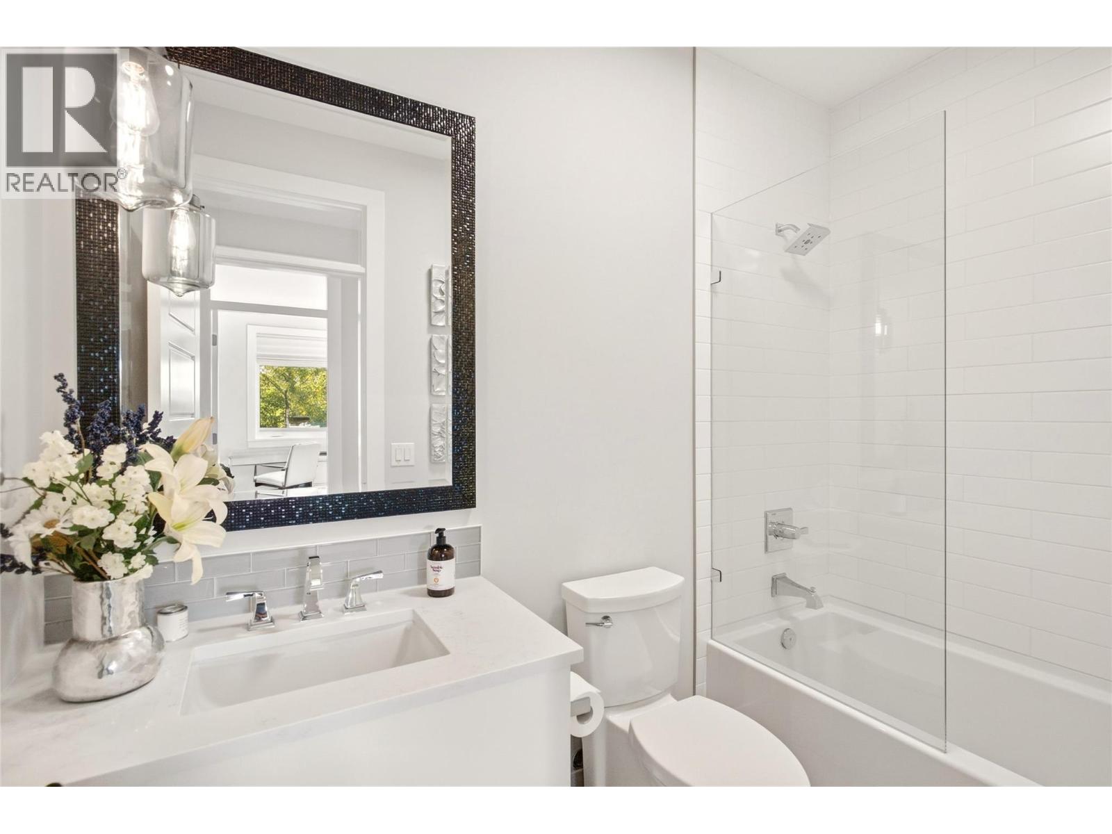 1675 Willow Crescent Unit# 3 Lot# 3