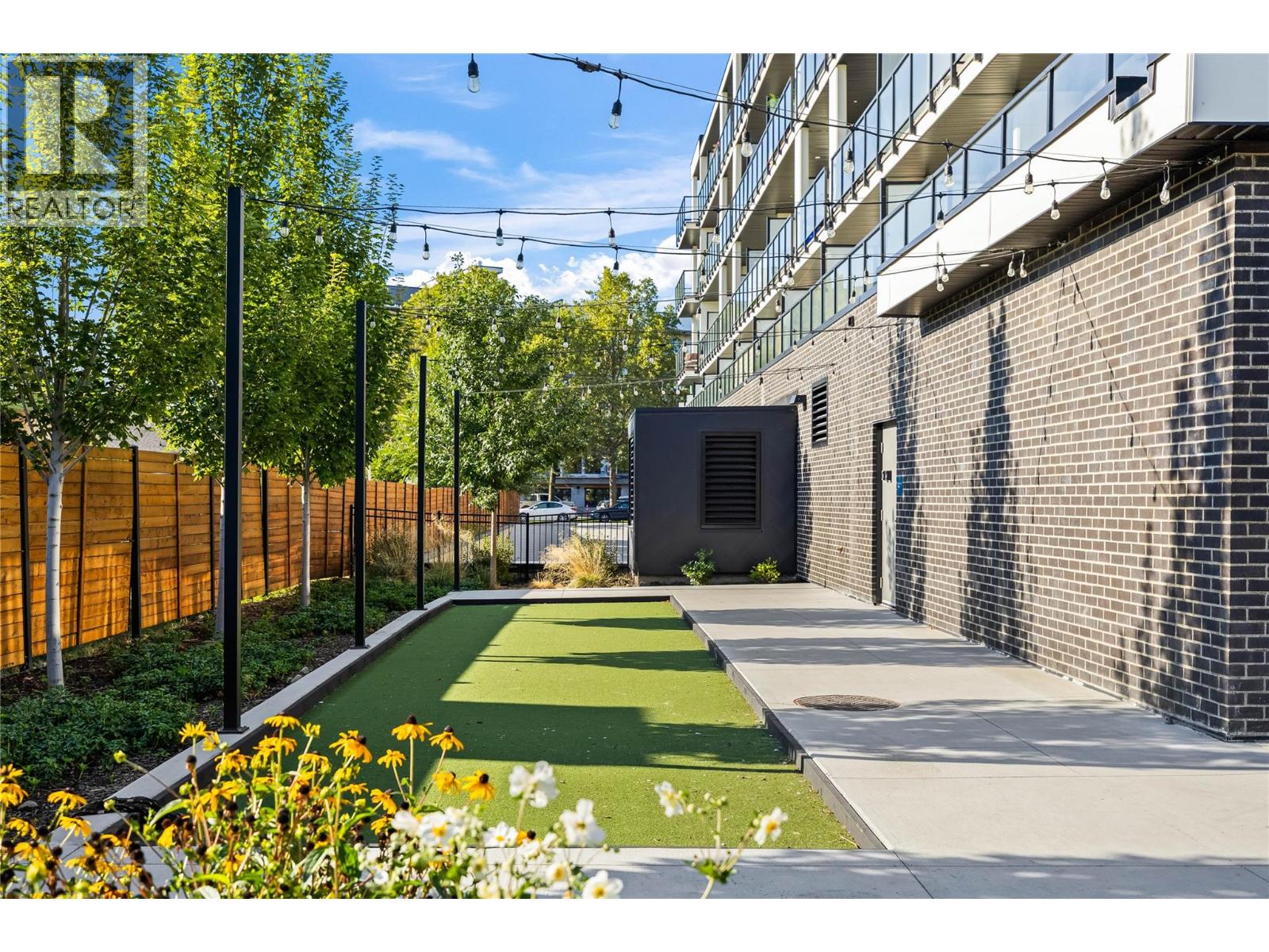 1274 Devonshire Avenue Unit# 445
