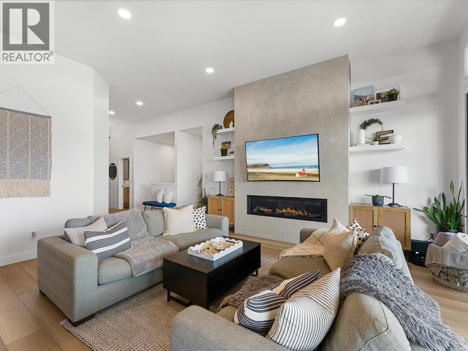 208 Skyland Drive