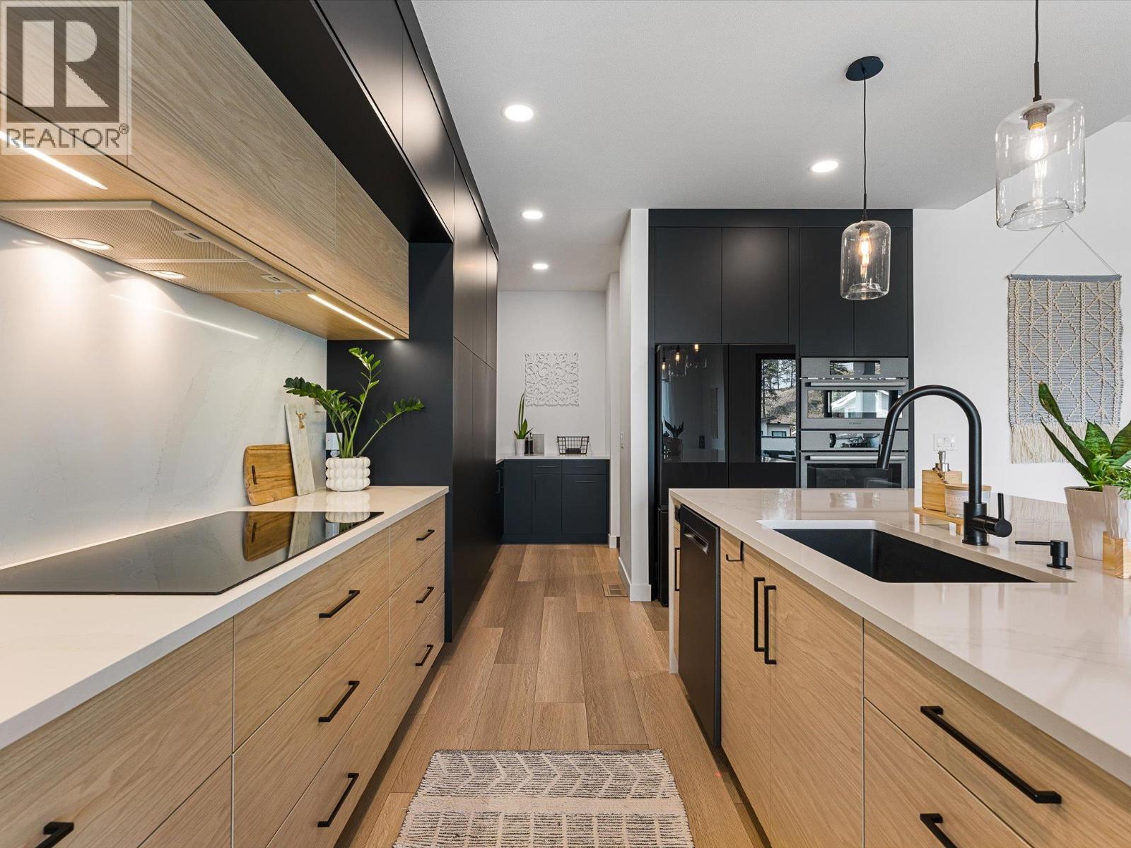 208 Skyland Drive