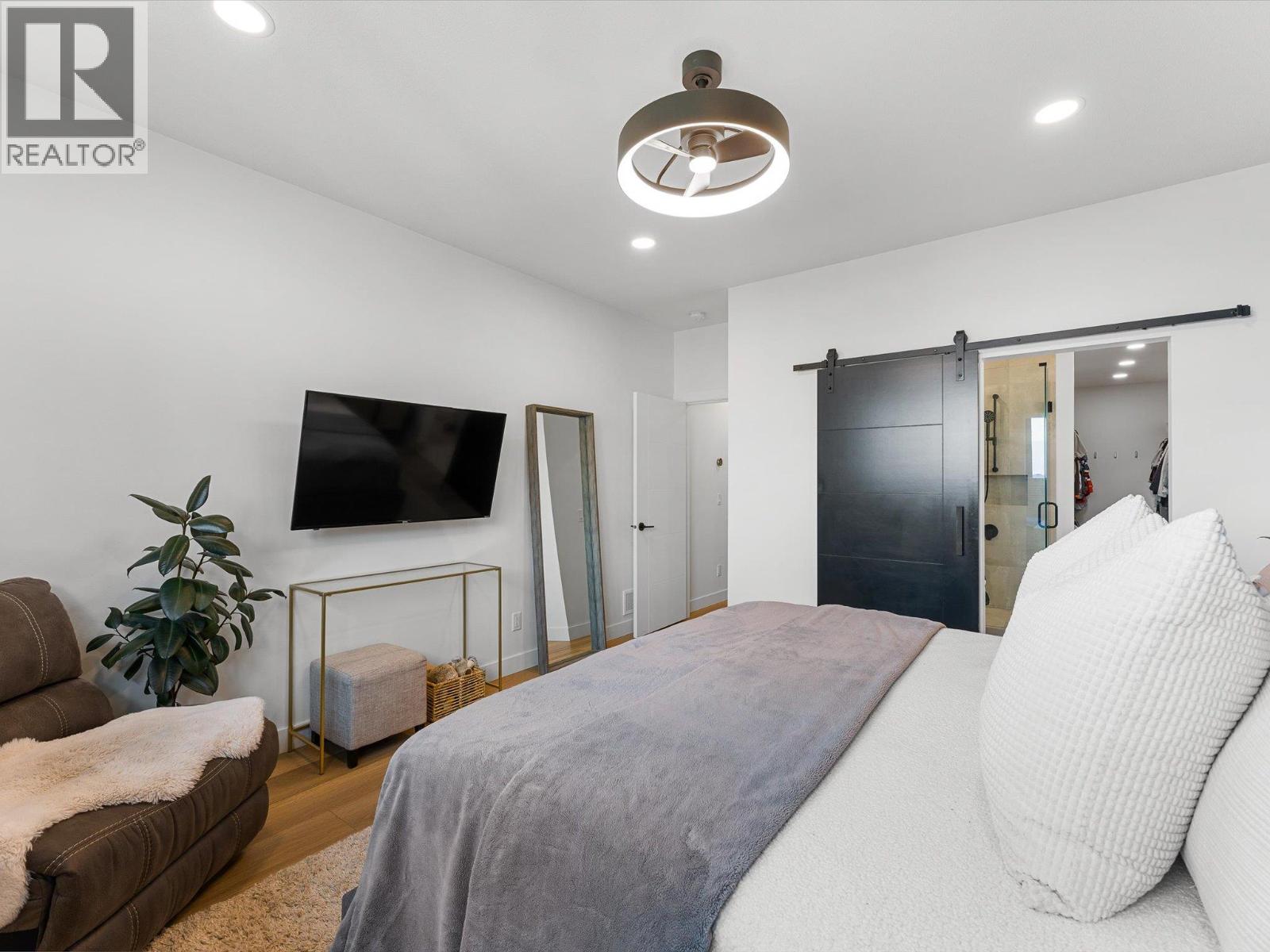 208 Skyland Drive