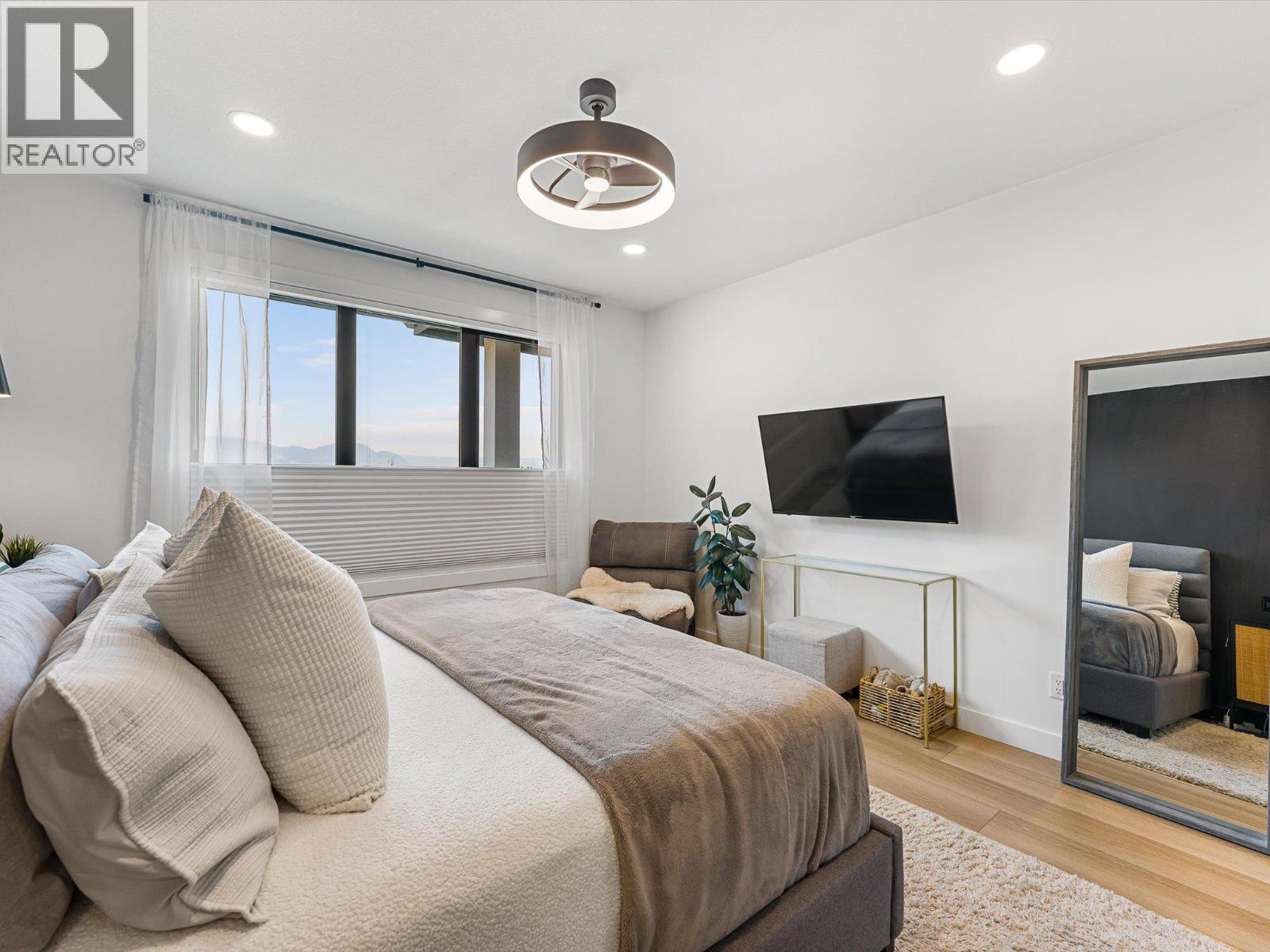 208 Skyland Drive
