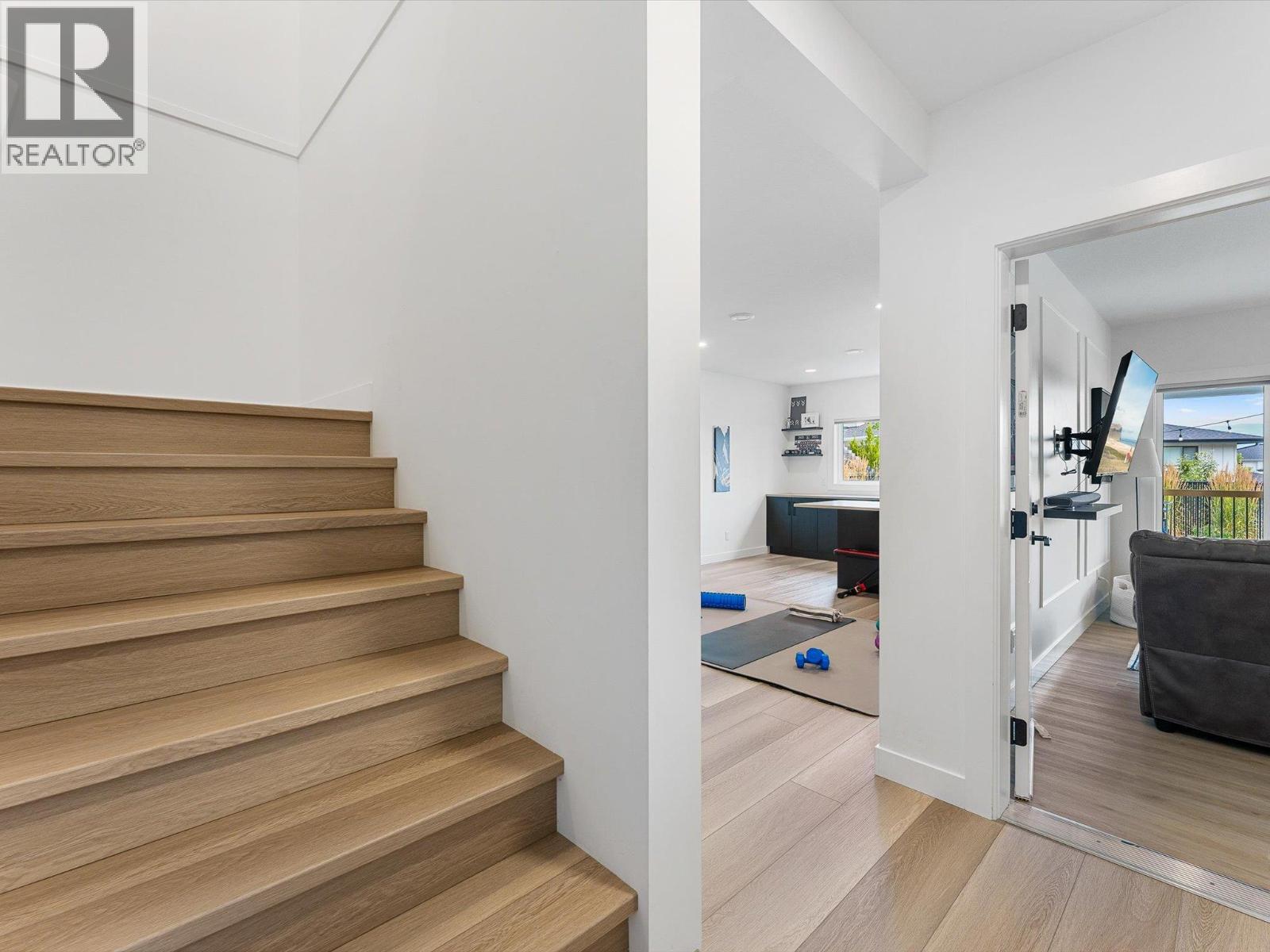 208 Skyland Drive