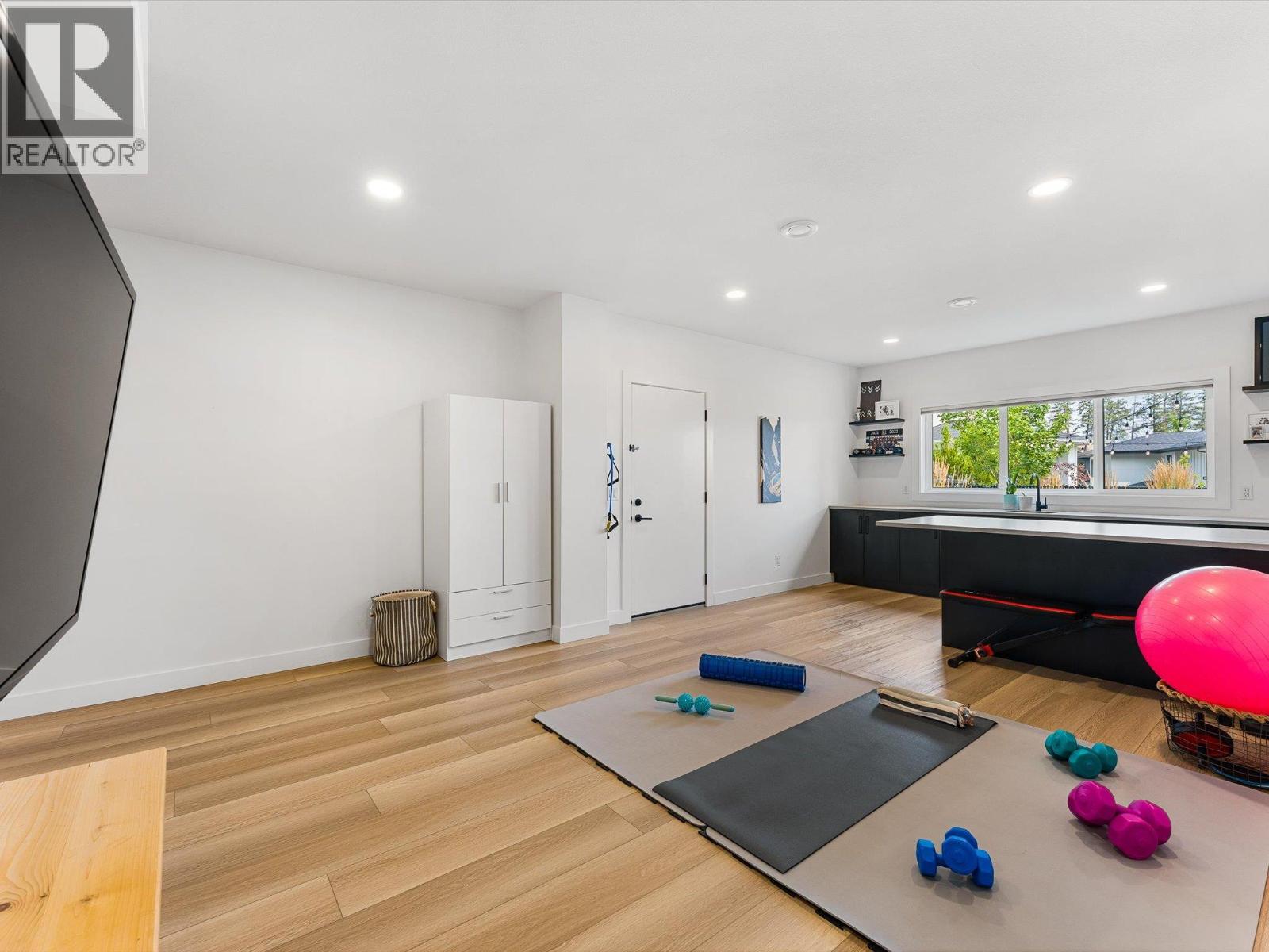 208 Skyland Drive