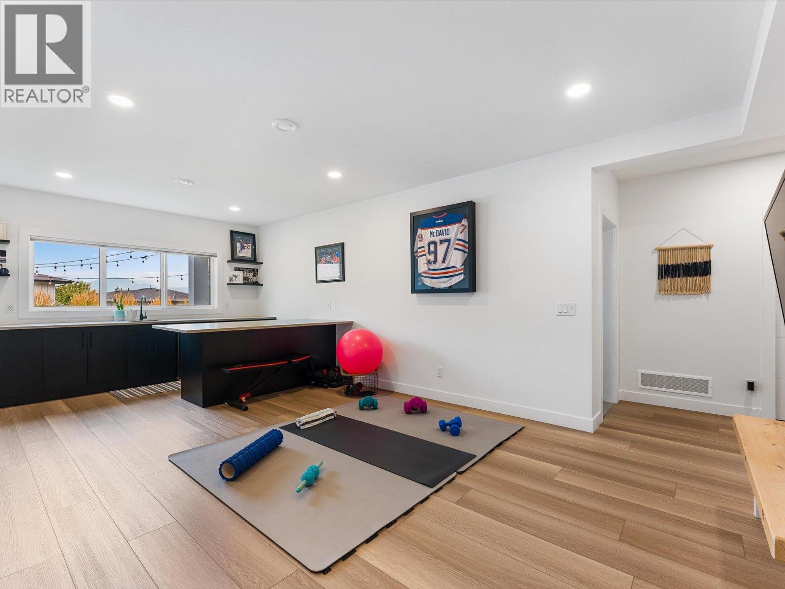 208 Skyland Drive