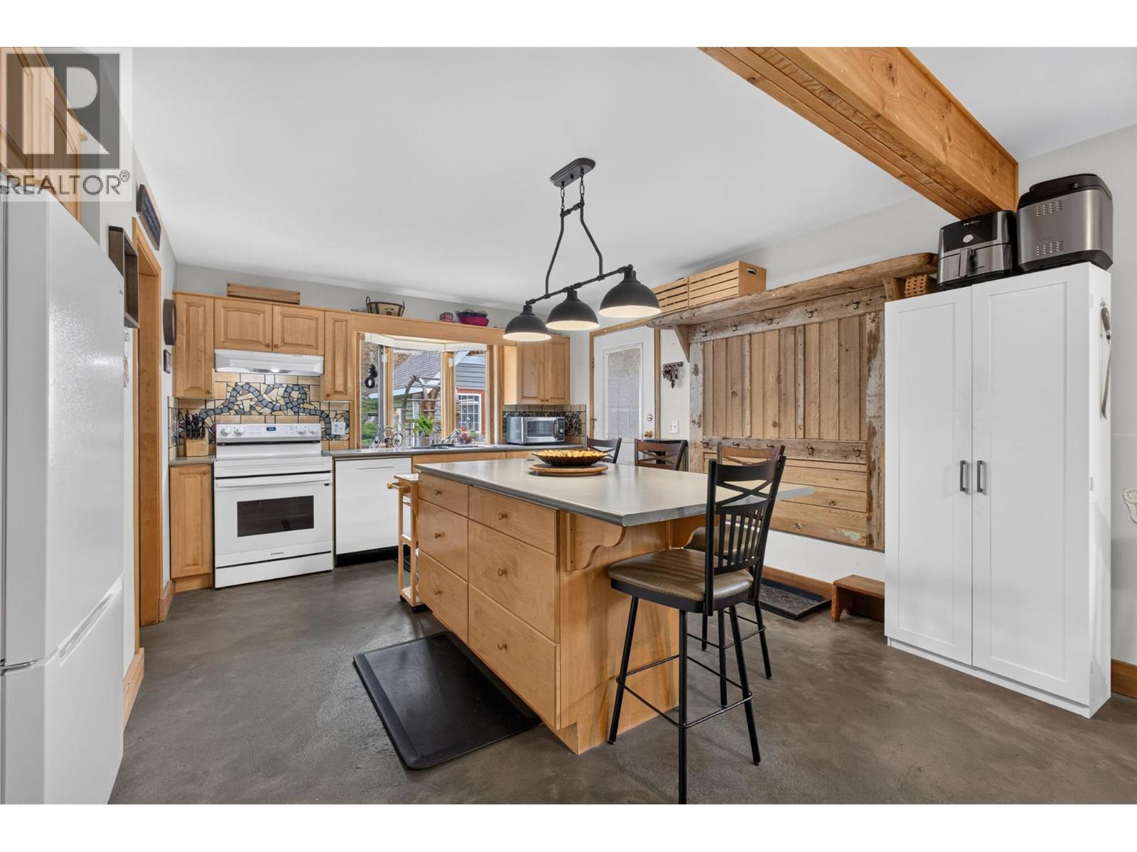 7366 Fintry Delta Road