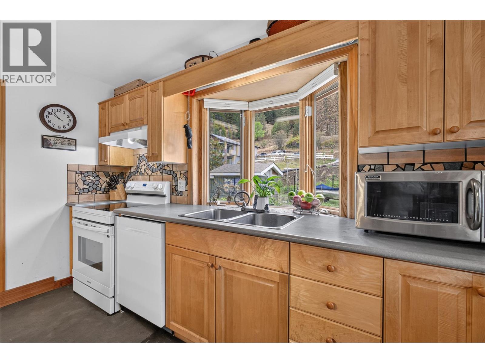 7366 Fintry Delta Road