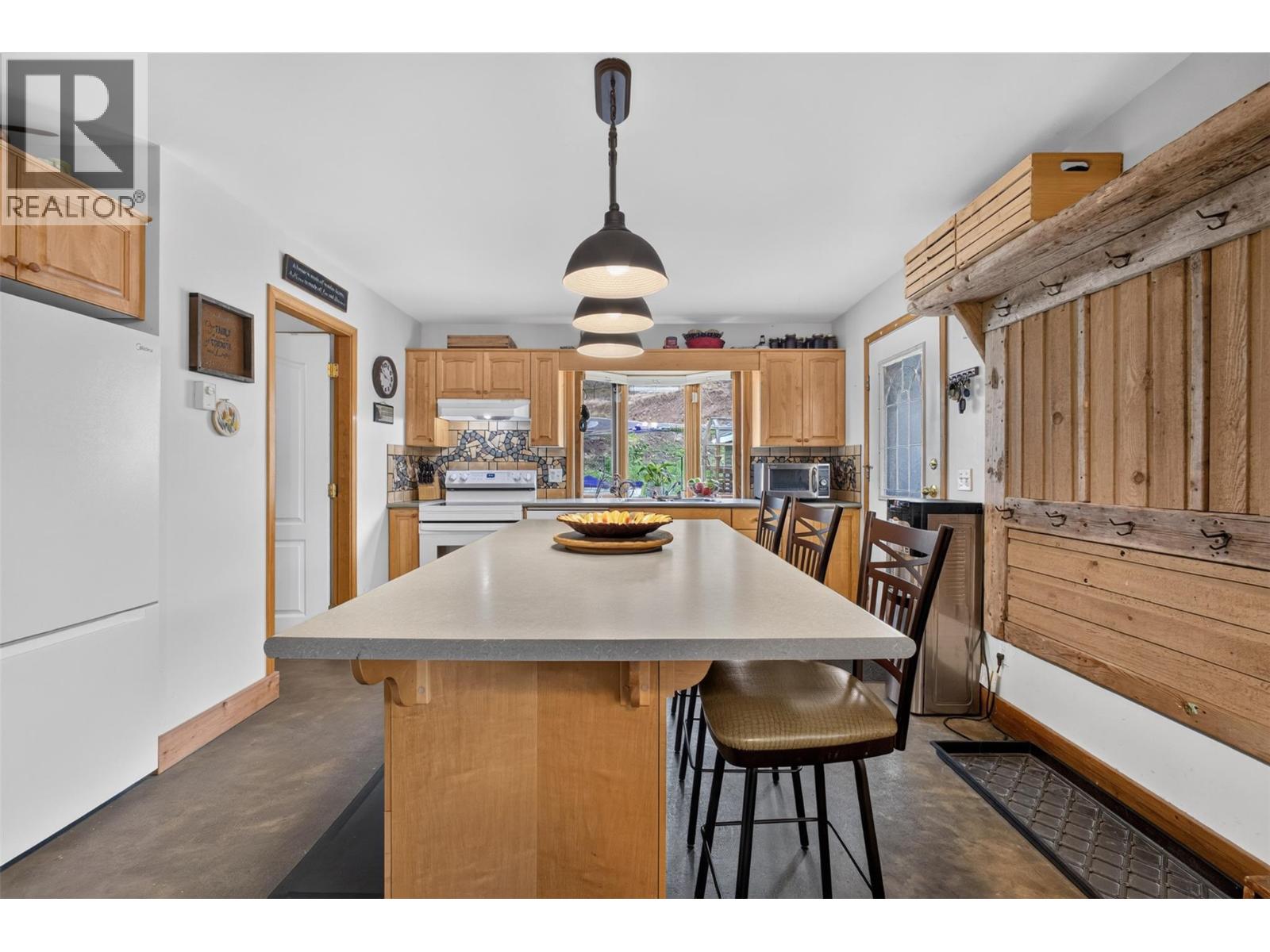 7366 Fintry Delta Road
