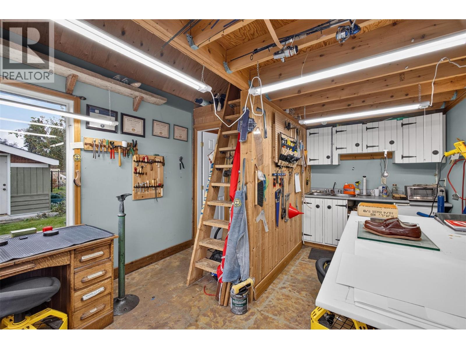 7366 Fintry Delta Road