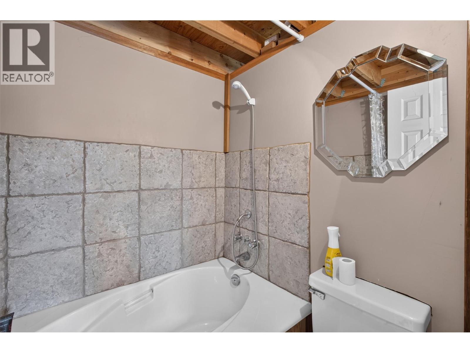 7366 Fintry Delta Road