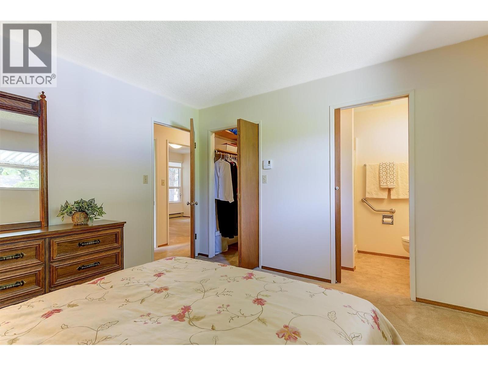 2434 Rhondda Crescent