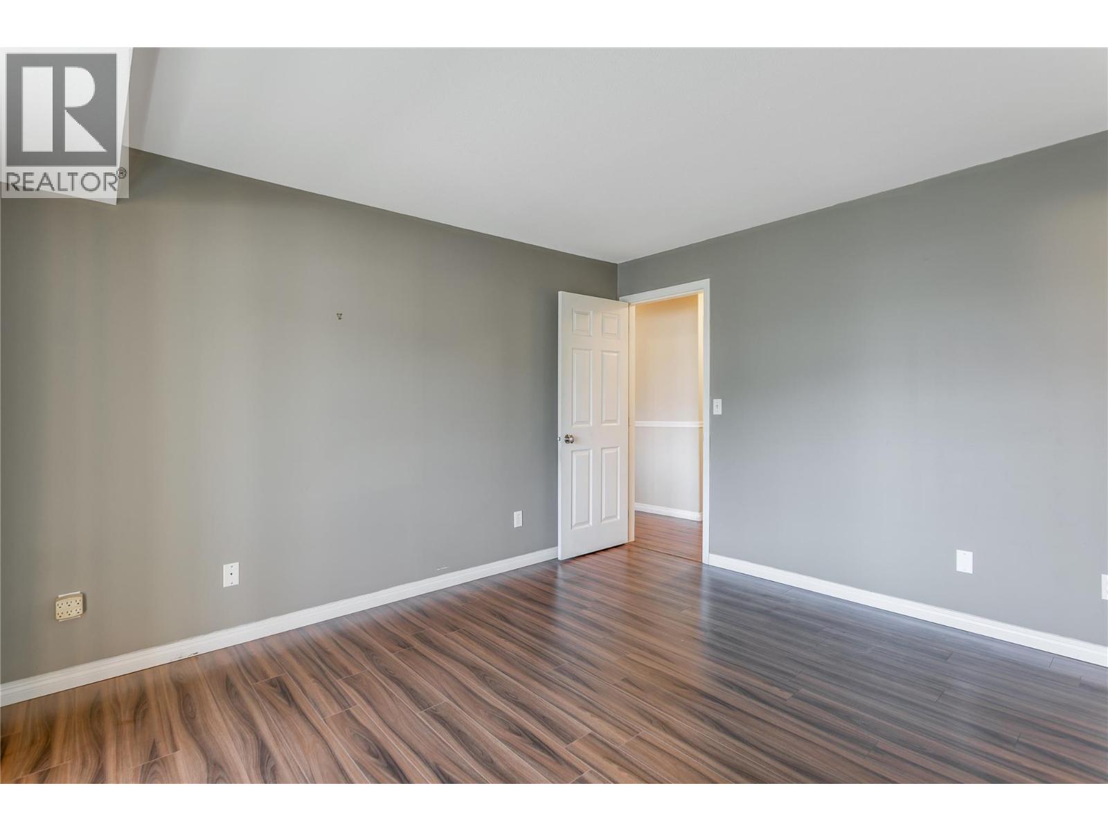 200 DOUGALL Road N Unit# 207