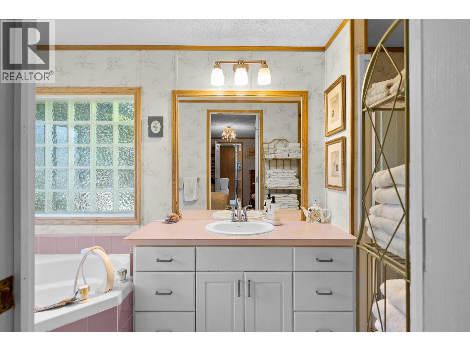 1880 Old Boucherie Road Unit# 185