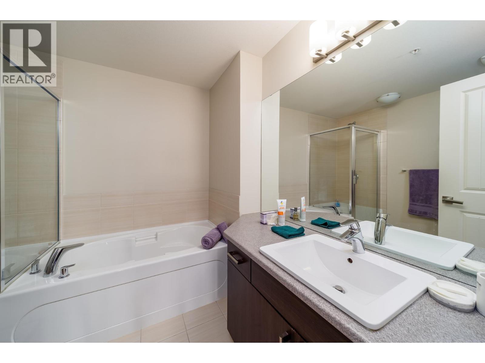 3733 Casorso Road Unit# 104