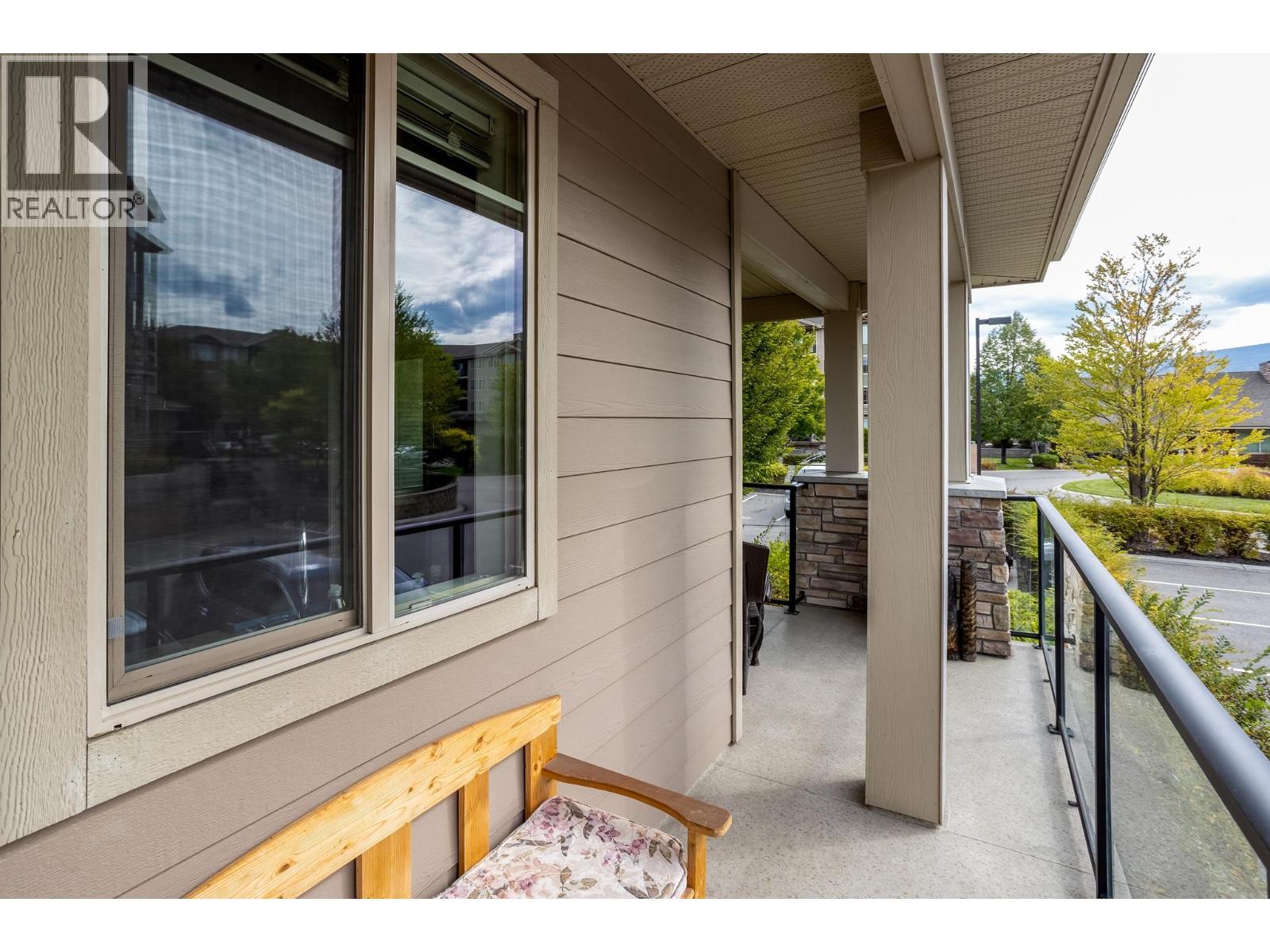 3733 Casorso Road Unit# 104
