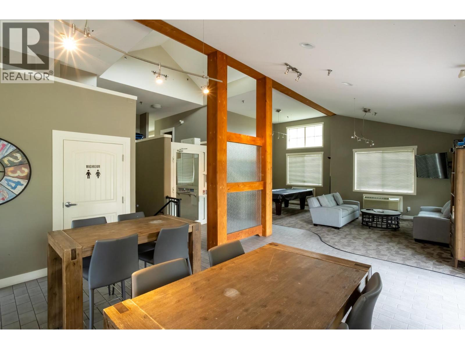 3733 Casorso Road Unit# 104