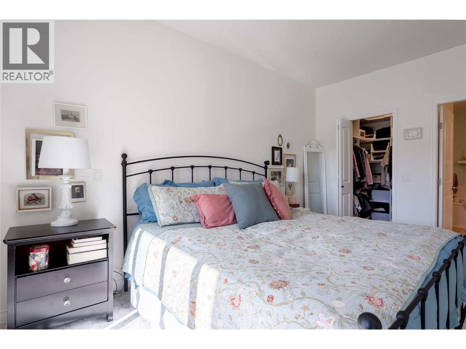 2523 Shannon View Drive Unit# 203