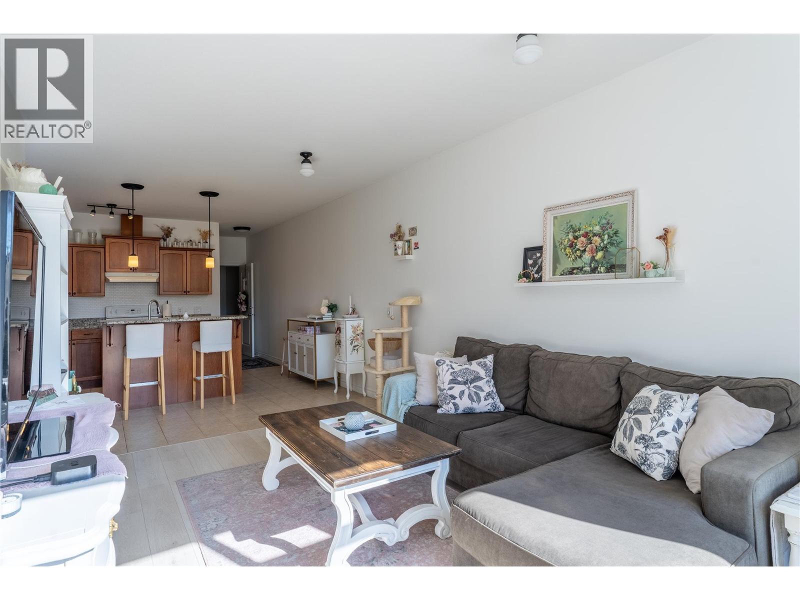2523 Shannon View Drive Unit# 203