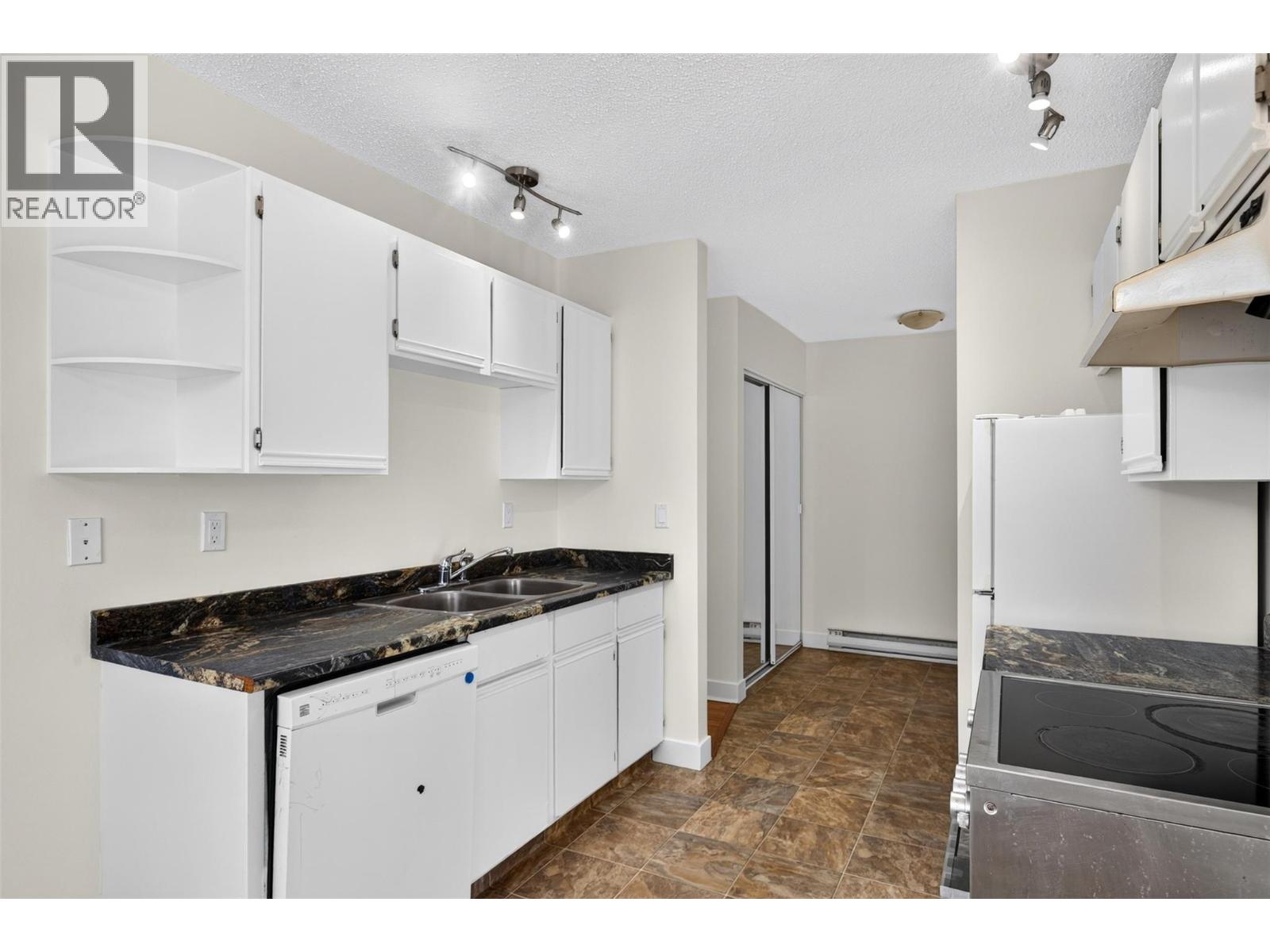 445 Holbrook Road W Unit# 14