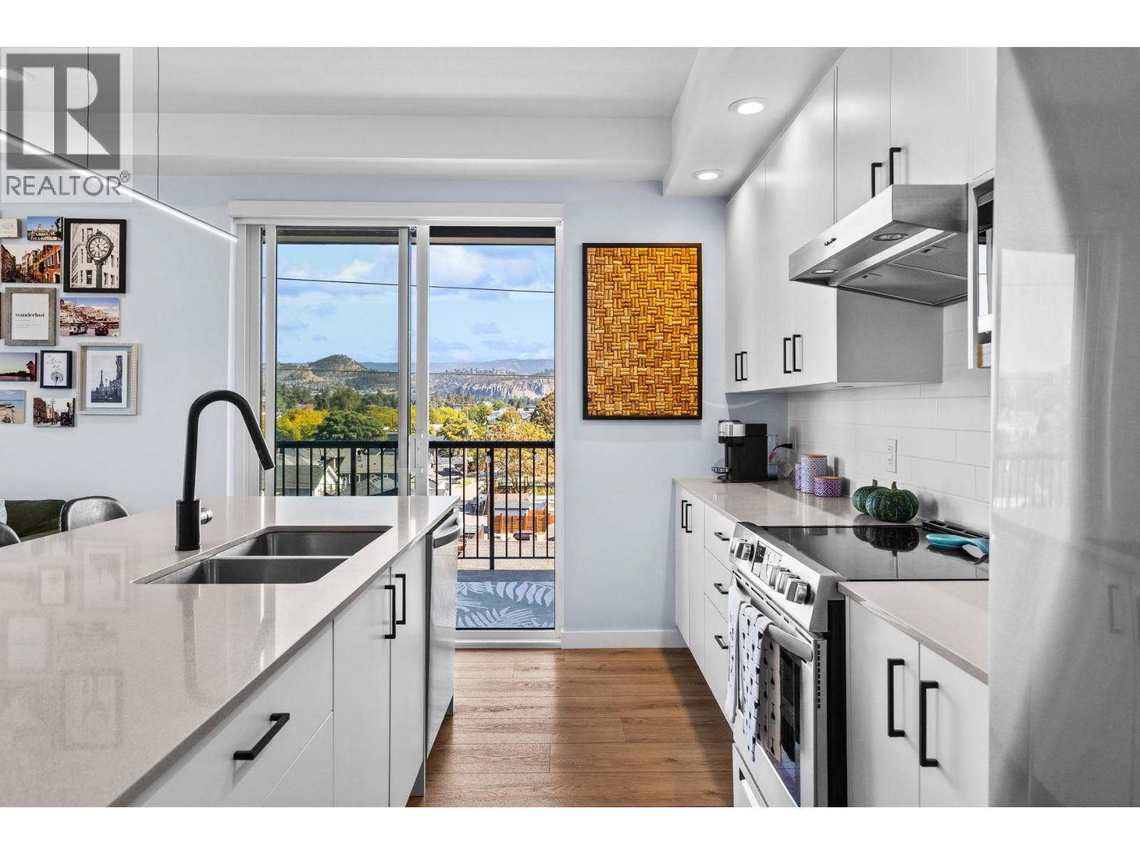 660 Cawston Avenue N Unit# 407