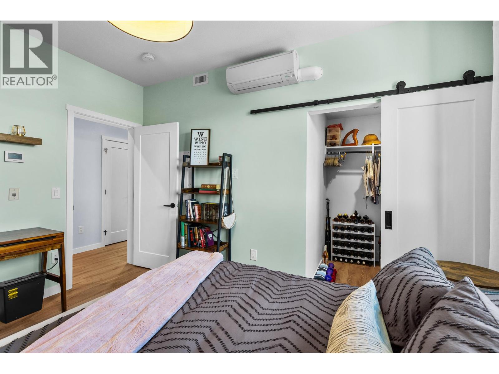 660 Cawston Avenue N Unit# 407