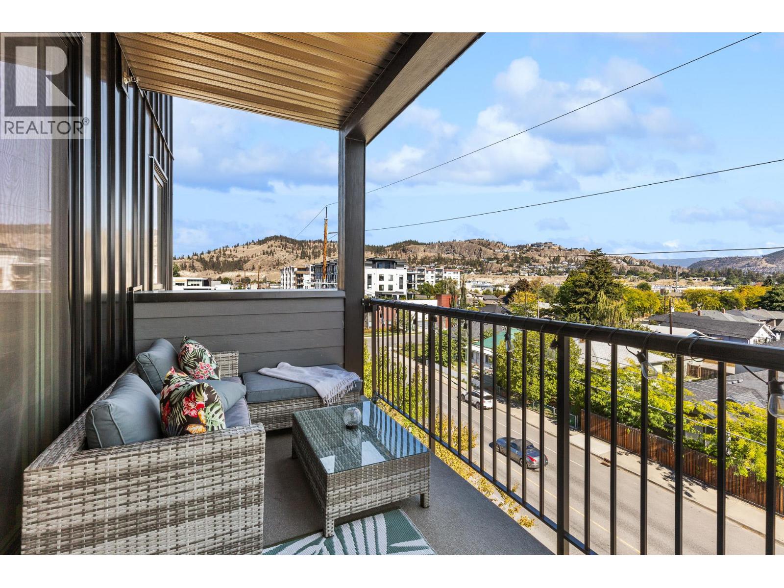 660 Cawston Avenue N Unit# 407
