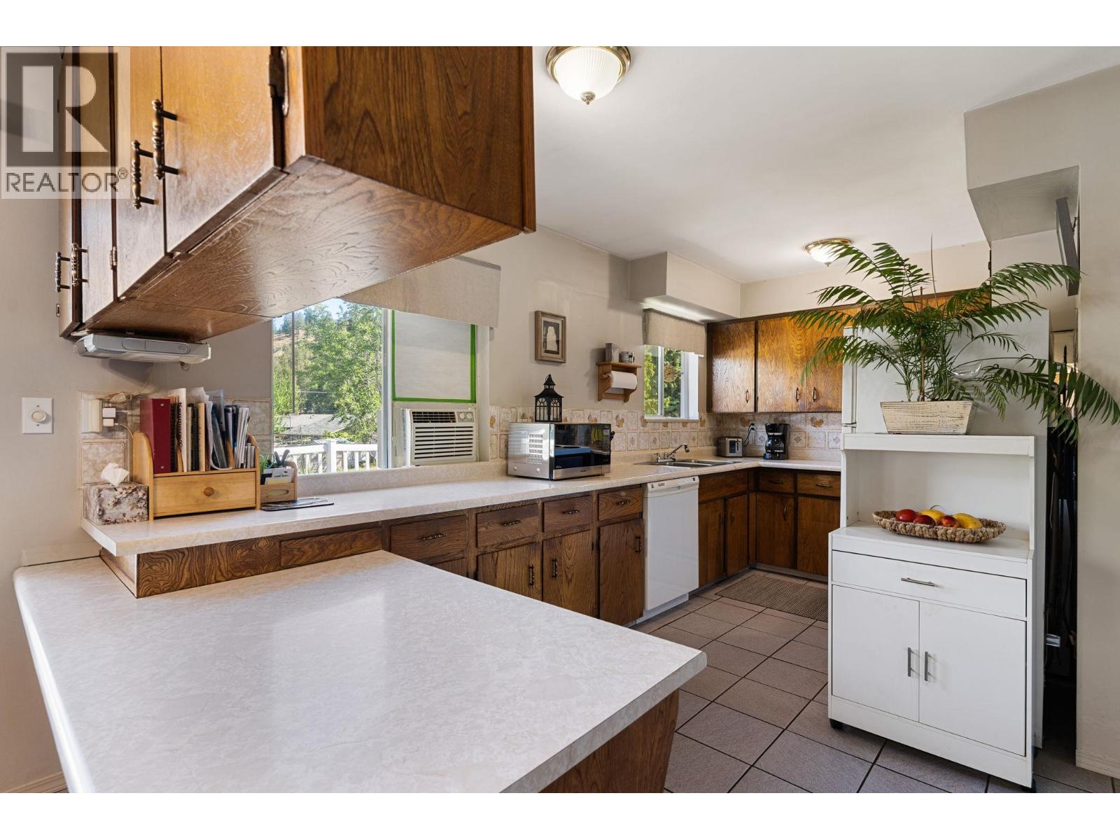 844 Hubbard Road