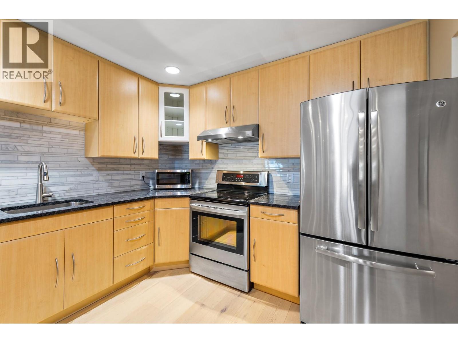 2900 Abbott Street Unit# 208