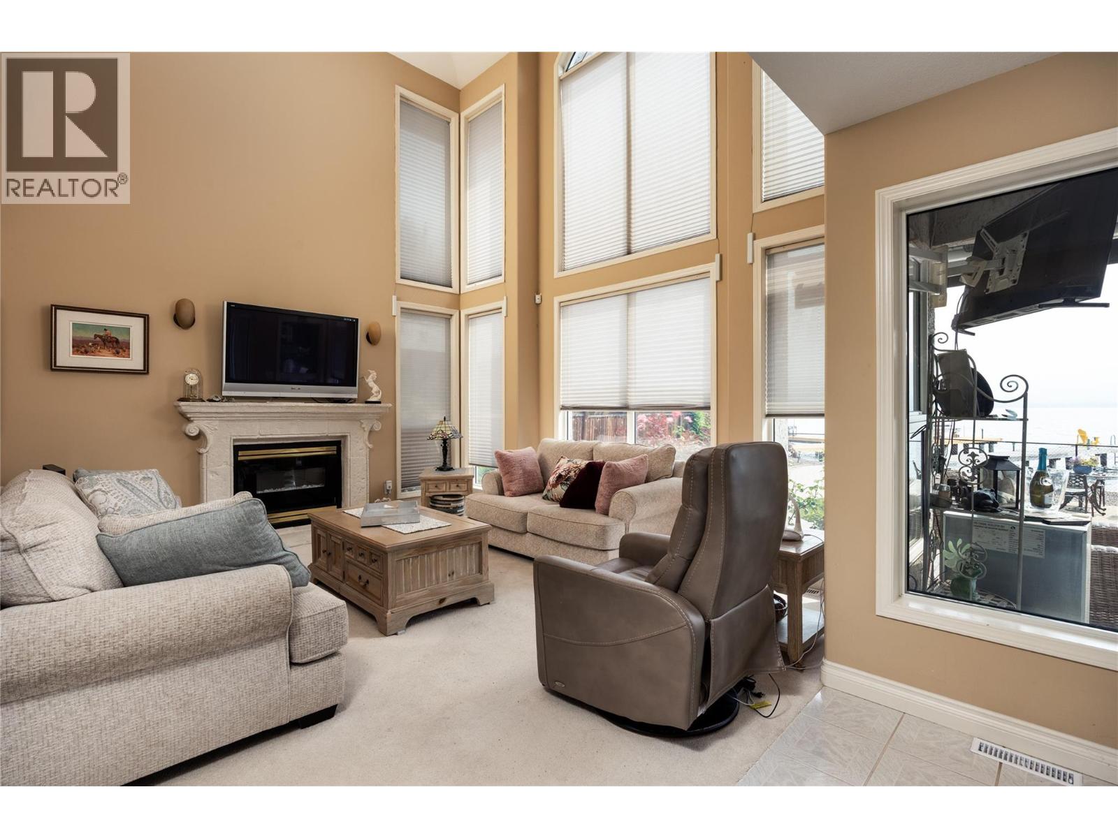 1339 Green Bay Road