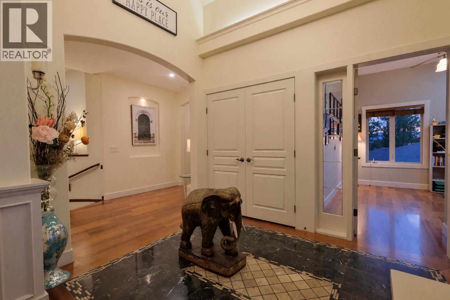 3420 Camelback Drive