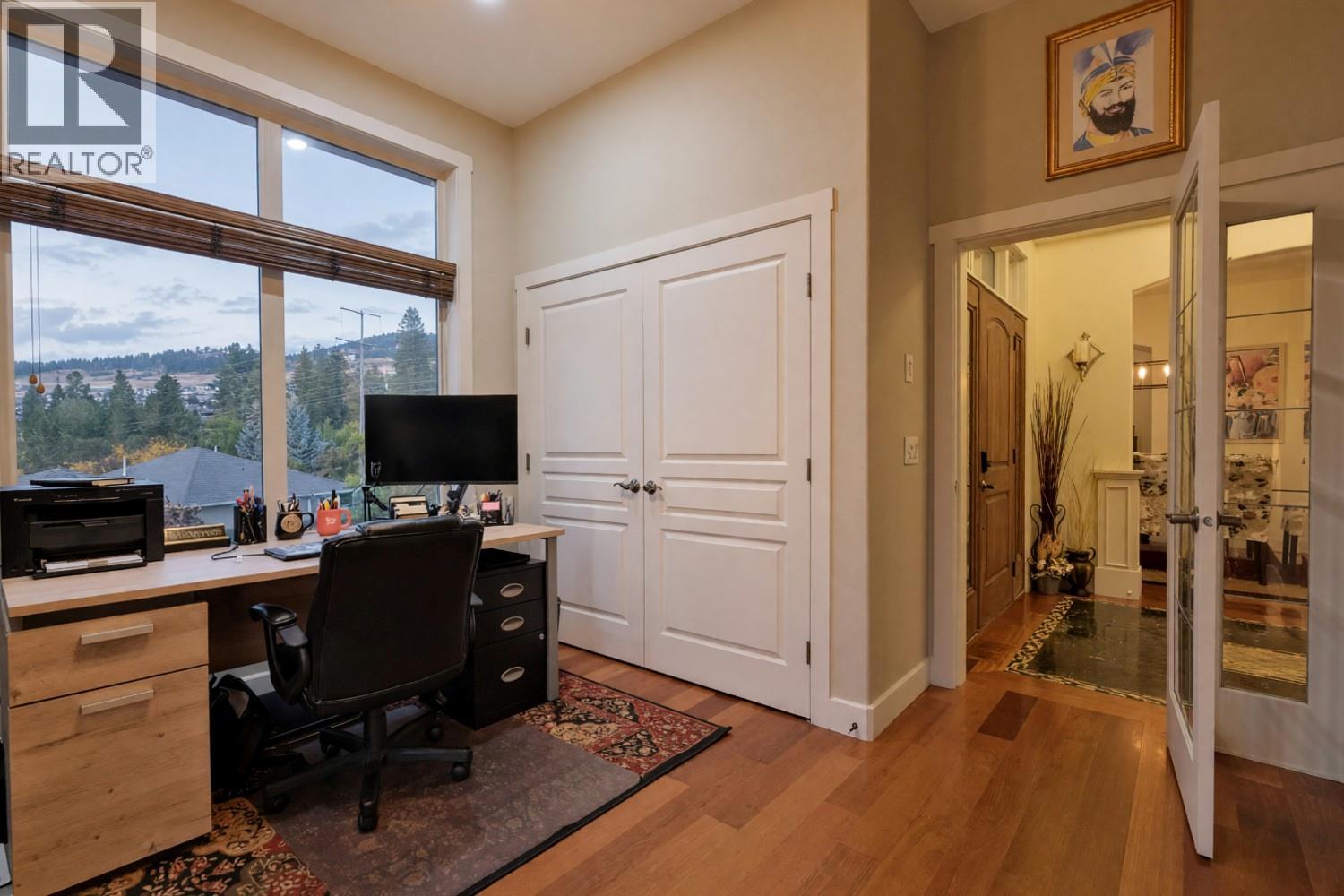 3420 Camelback Drive