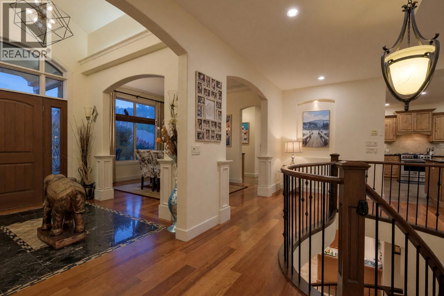 3420 Camelback Drive