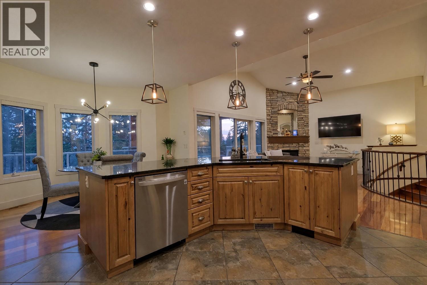 3420 Camelback Drive